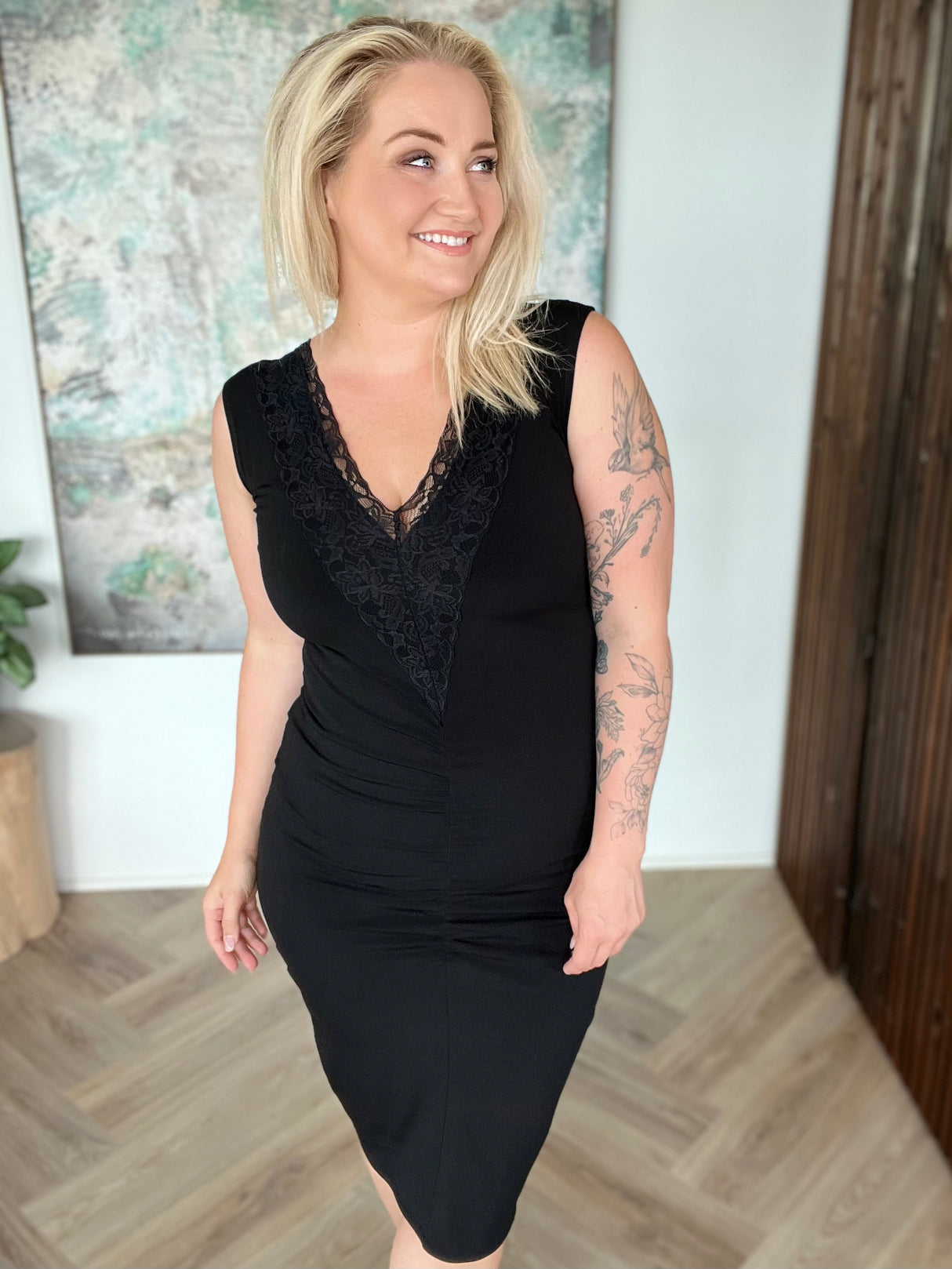 Spjót kjóll sv ermalaus