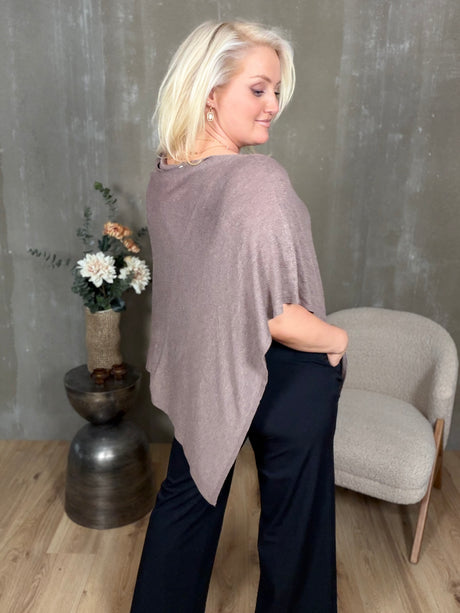Petrina poncho