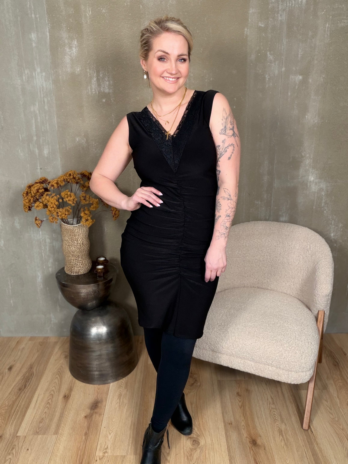 Spjót kjóll sv ermalaus