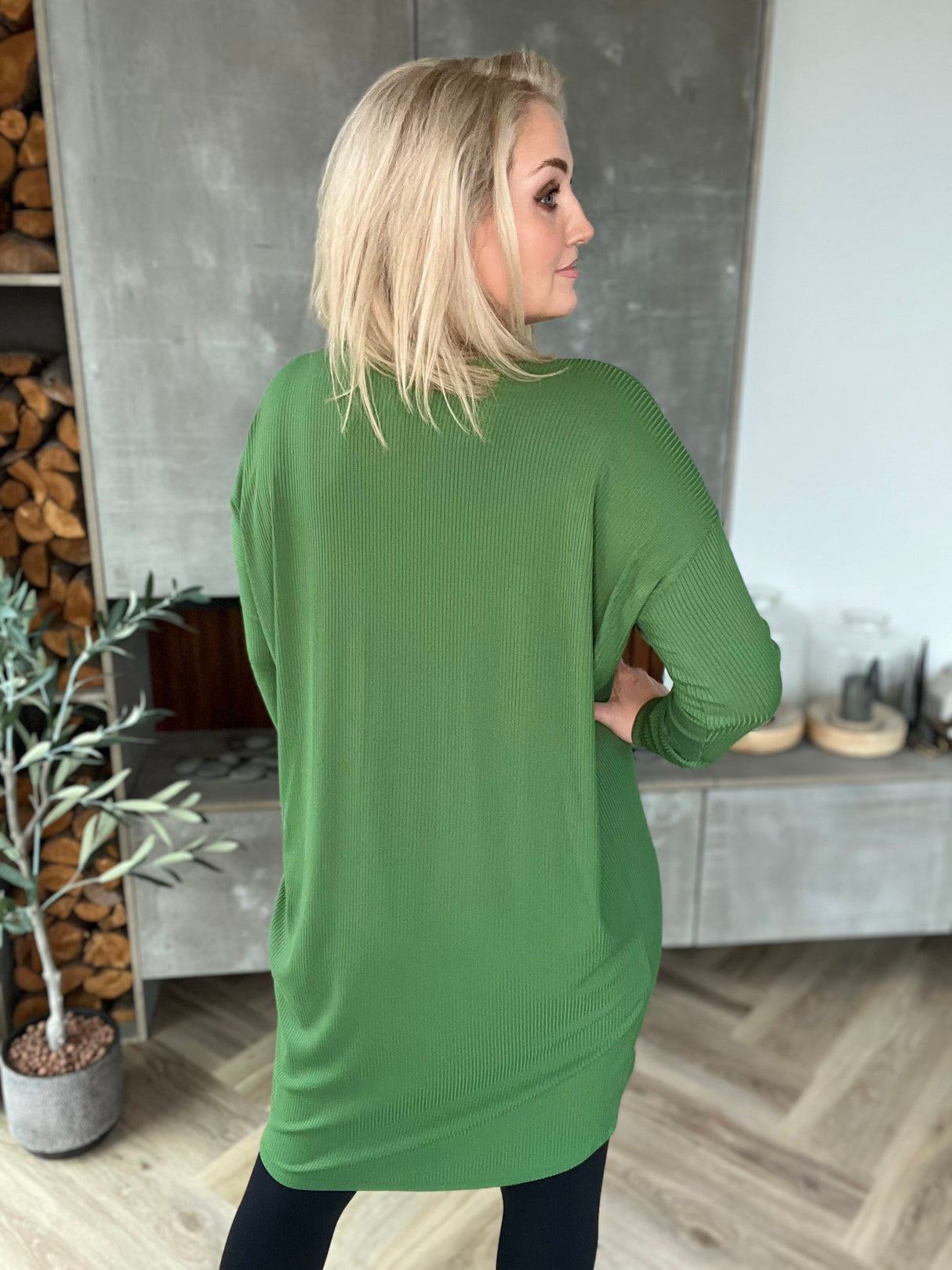 Brim kjóll V-hálsmál bambus