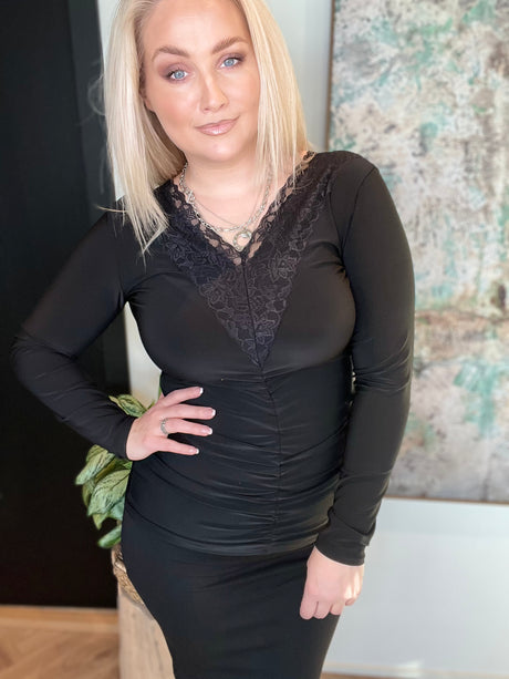 Spjót toppur svartur