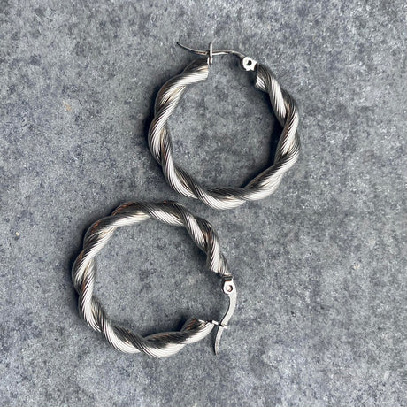 Lokkar snúnir kaðlar 3cm í þvermál.