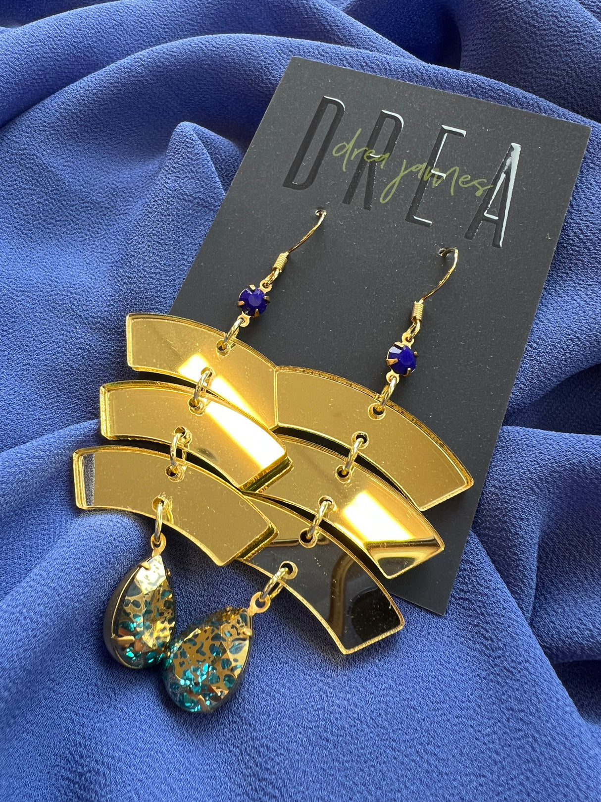 Lokkar DREA - engin tvö pör eins!