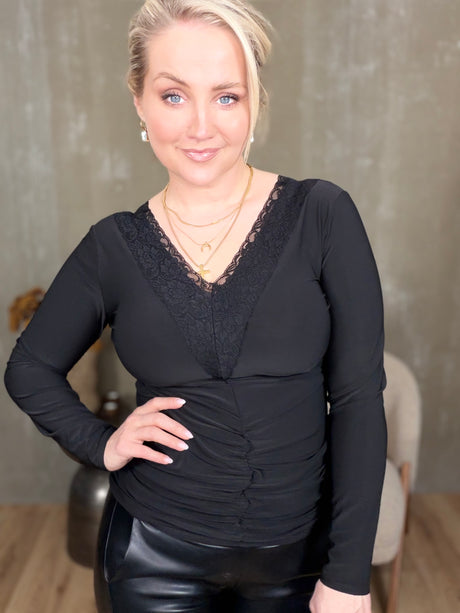 Spjót toppur svartur