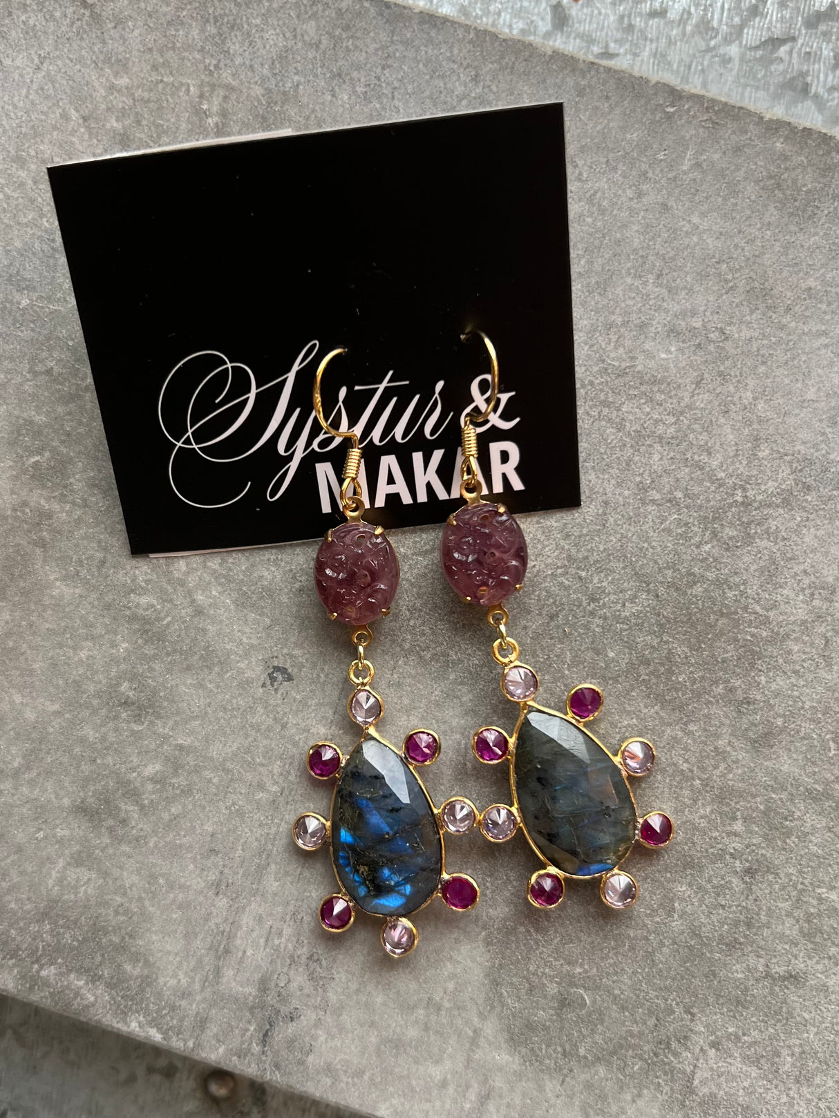 Lokkar DREA - engin tvö pör eins!