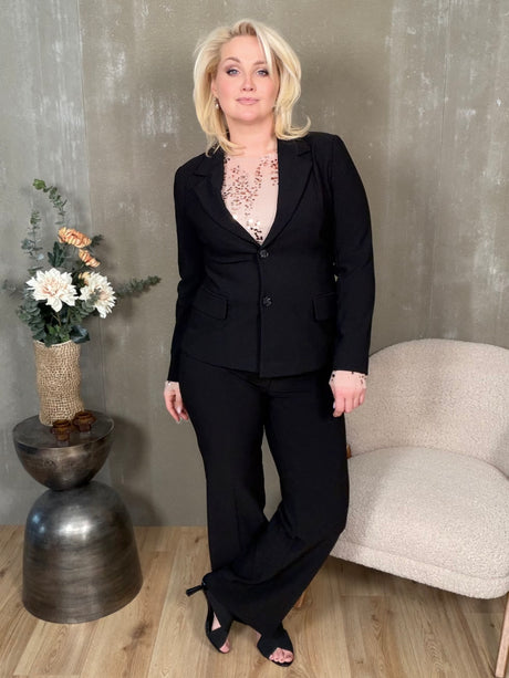 Elisia Blazer